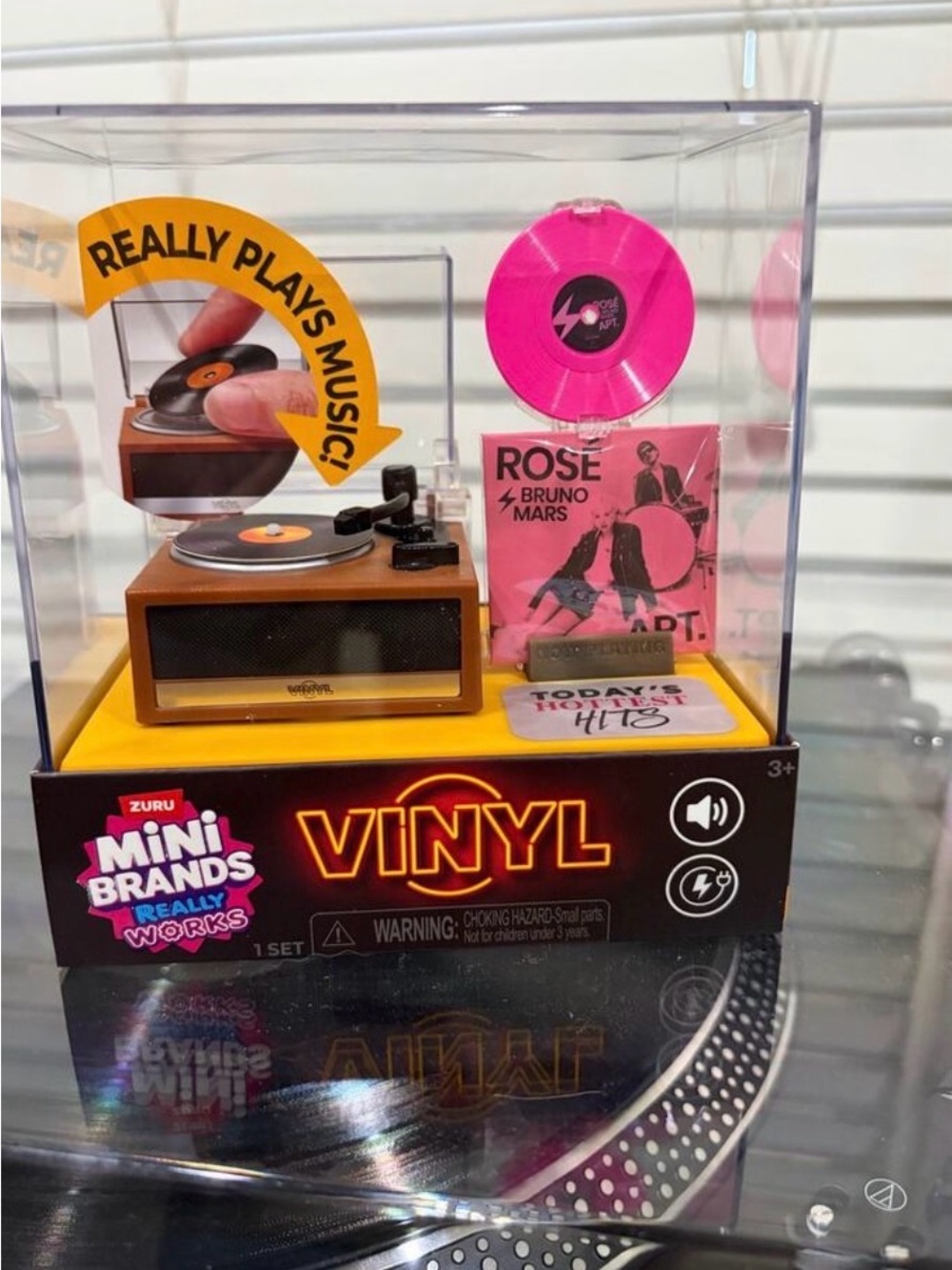Zuru Mini Brands Vinyl Toy Turntable - Pink and Brown